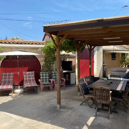 Appartement Tout Confort Avec Parking Ferme Arles Exteriér fotografie