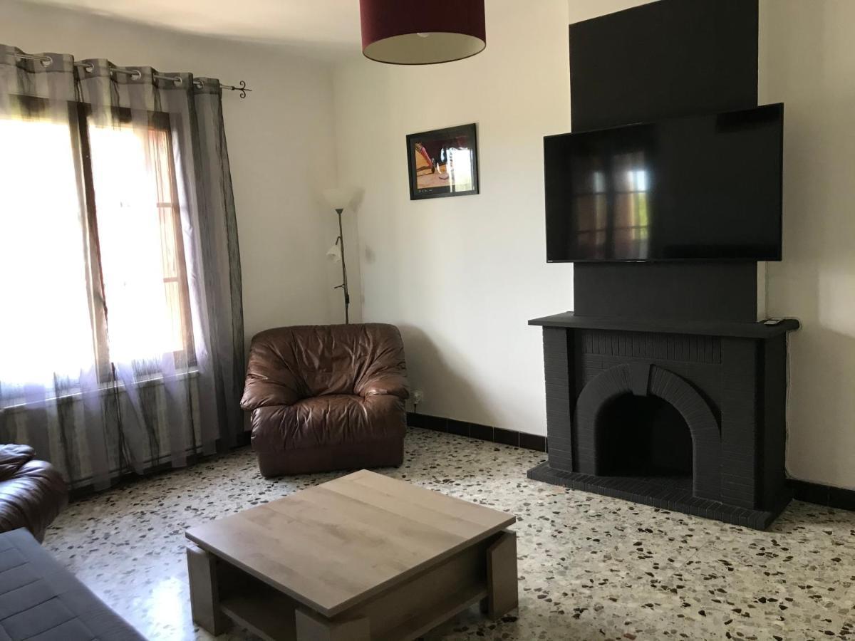 Appartement Tout Confort Avec Parking Ferme Arles Exteriér fotografie