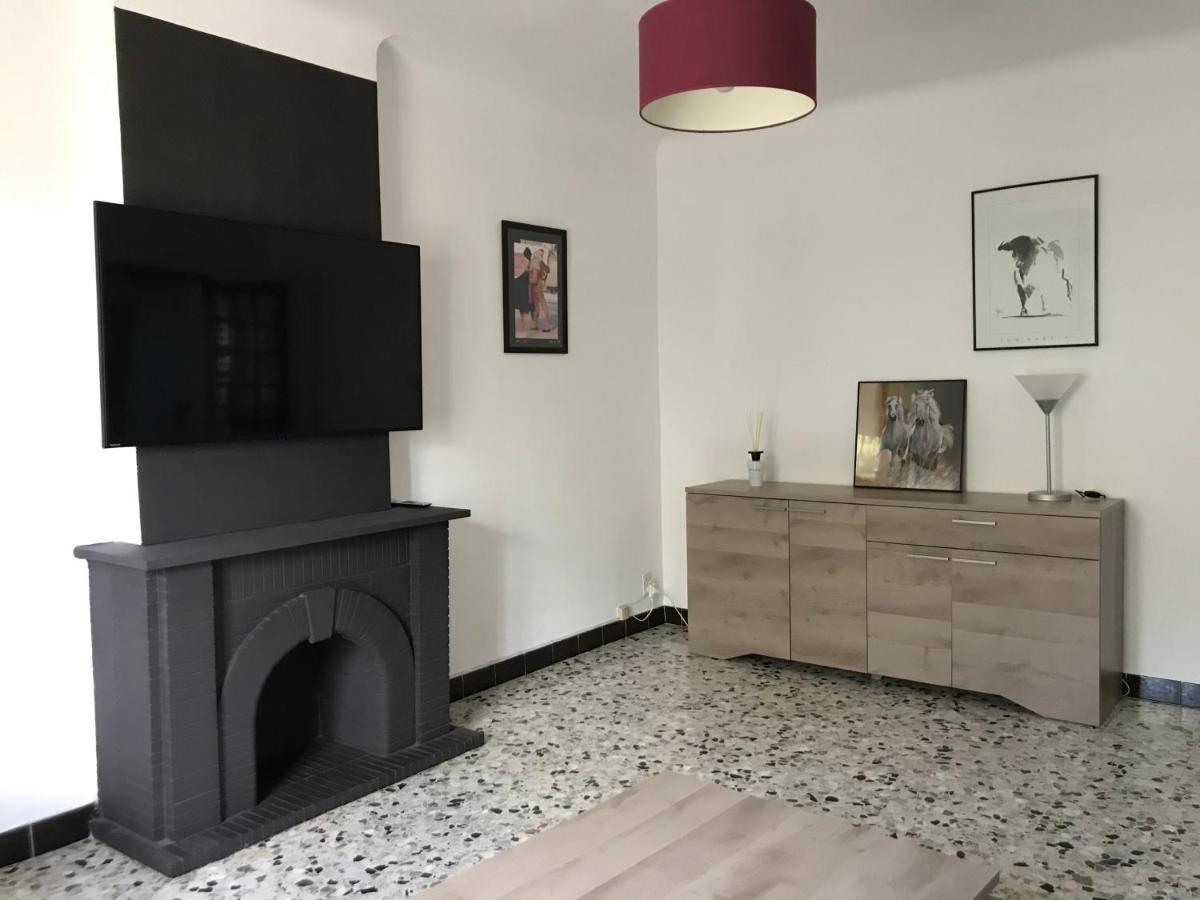 Appartement Tout Confort Avec Parking Ferme Arles Exteriér fotografie