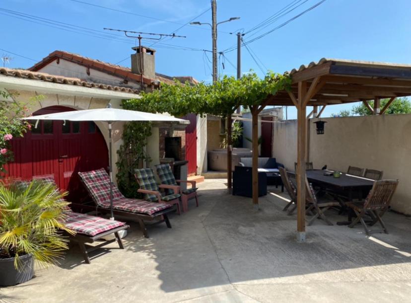 Appartement Tout Confort Avec Parking Ferme Arles Exteriér fotografie